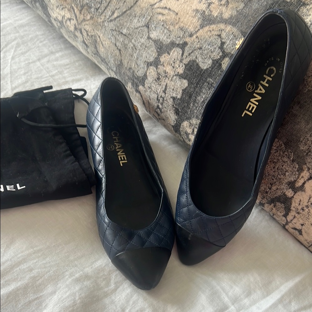 CHANEL blue and Black cap toe Flats Quilted Design Comfortable Everyday Wear - Picture 2 of 14